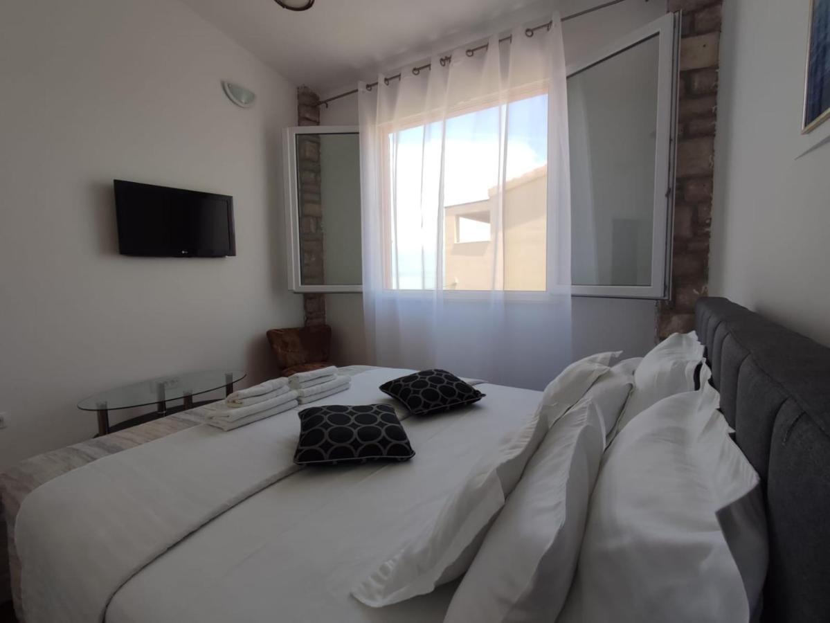 Apartment Sandrica Stomorska Esterno foto