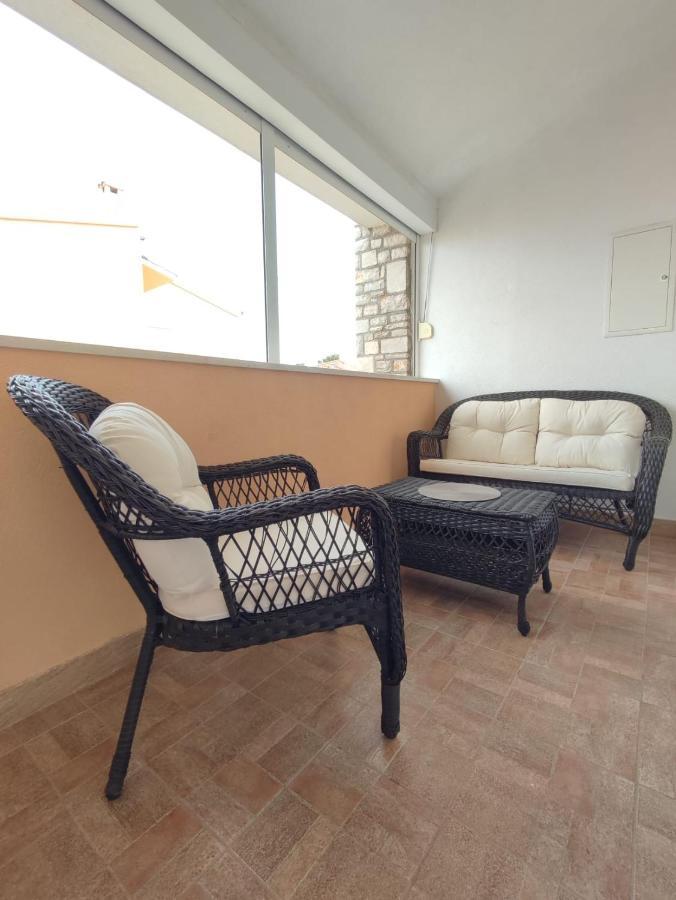Apartment Sandrica Stomorska Esterno foto
