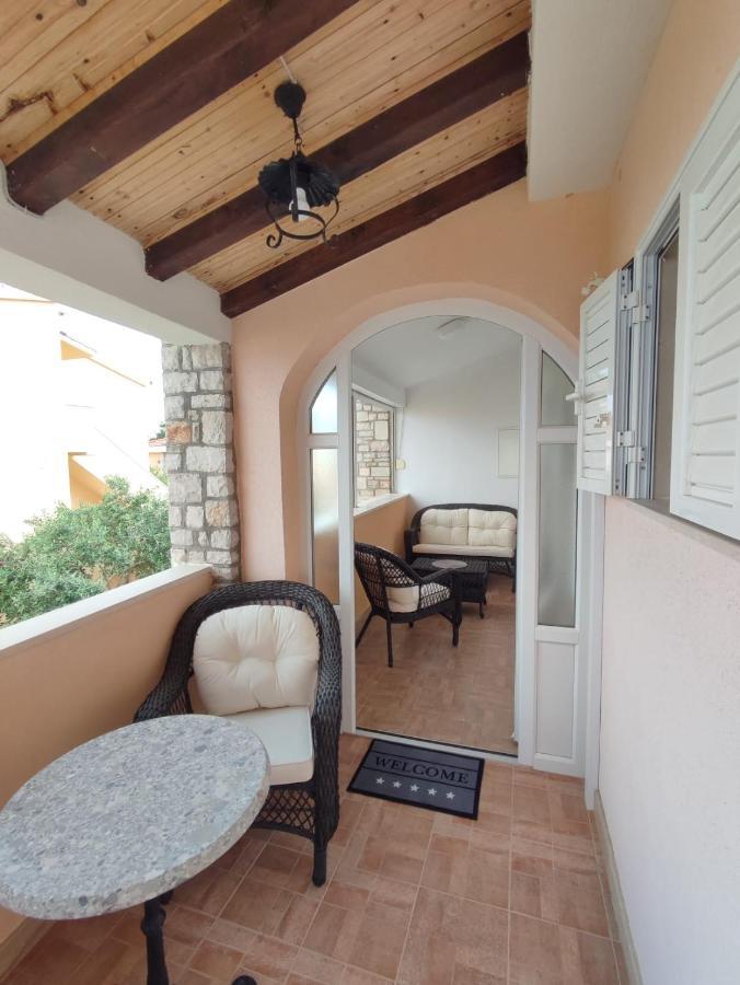 Apartment Sandrica Stomorska Esterno foto